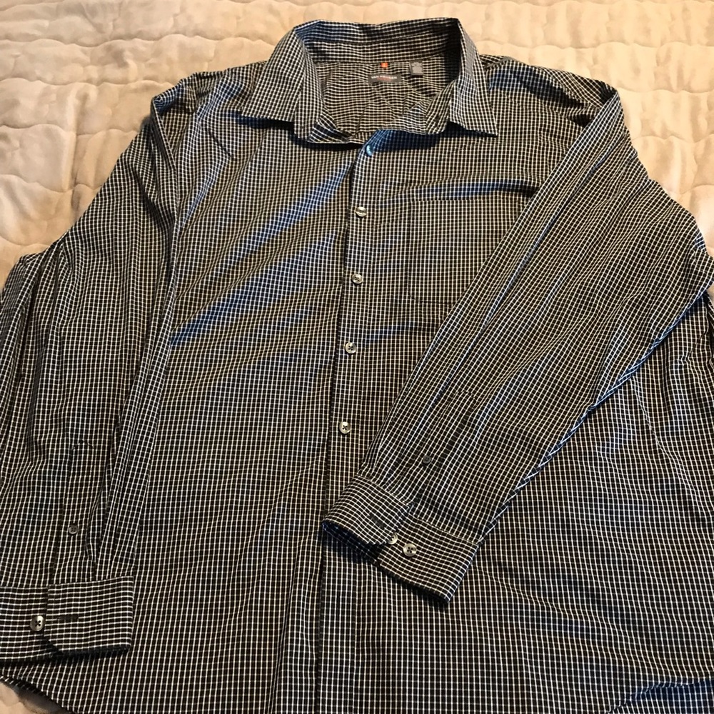 Black and white plaid men’s button-down